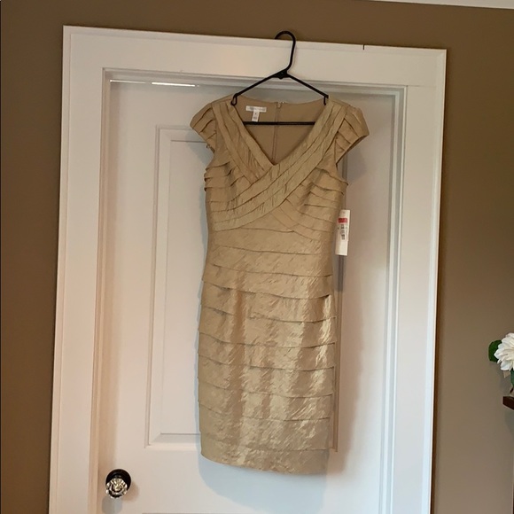 Holiday party/Cocktail dress! Perfect for parties, weddings, etc - Picture 1 of 8